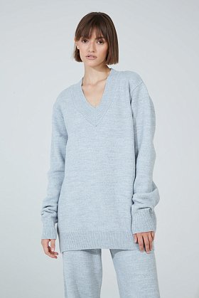 Фото модной одежды - агва пуловер вязаный оверсайз серый сезон 2020 года