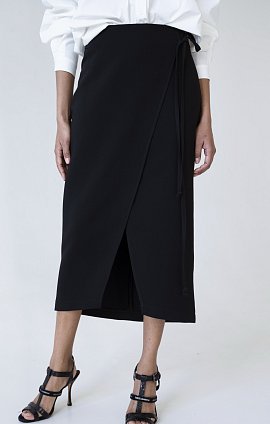 Фото модной одежды - сари юбка с разрезом черная сезон 2020 года