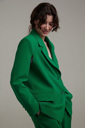 Фото модного моби жакет зеленый сезон 2020 года