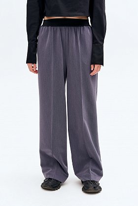 Фото модной одежды - эва брюки с отстрочкой на резинке под джинс сезон 2020 года