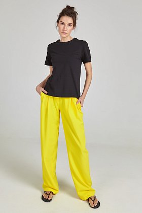 Фото модной одежды - илона брюки из льна желтого цвета сезон 2020 года