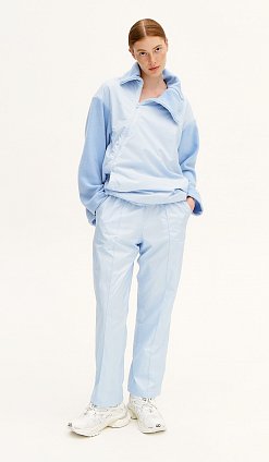 Фото модной одежды - аги брюки таффета на резинке голубые сезон 2020 года