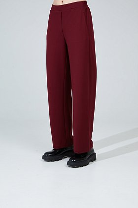 Фото модного монро брюки трикотаж бордовый сезон 2020 года