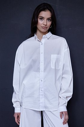 Фото модного монте рубашка свободного кроя белый цвет сезон 2020 года