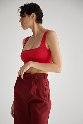 Фото модной одежды - элль брюки с рамками бордо сезон 2020 года