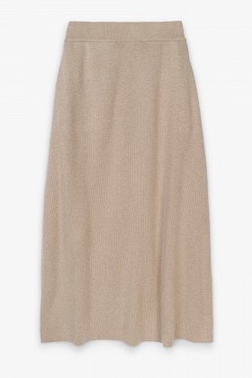 Фото модной одежды - limited юбка свободная с разрезом бежевая сезон 2020 года
