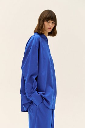 Фото модного багги рубашка оверсайз синяя сезон 2020 года