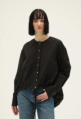 Фото модного минера блуза с фигурным низом и кулиской черная сезон 2020 года
